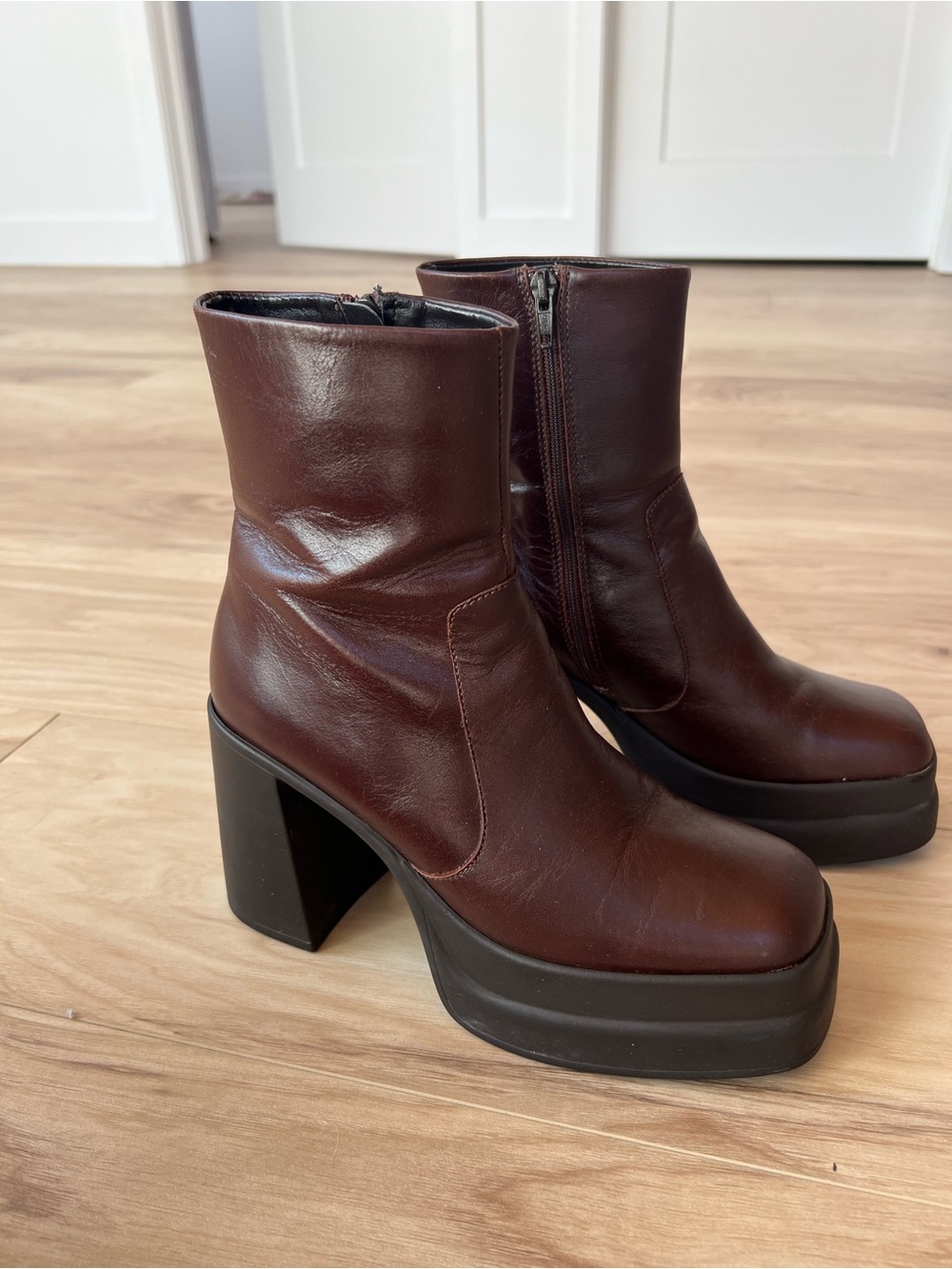 L'INTERVALLE Dark Brown Leather Platform Ankle Boots